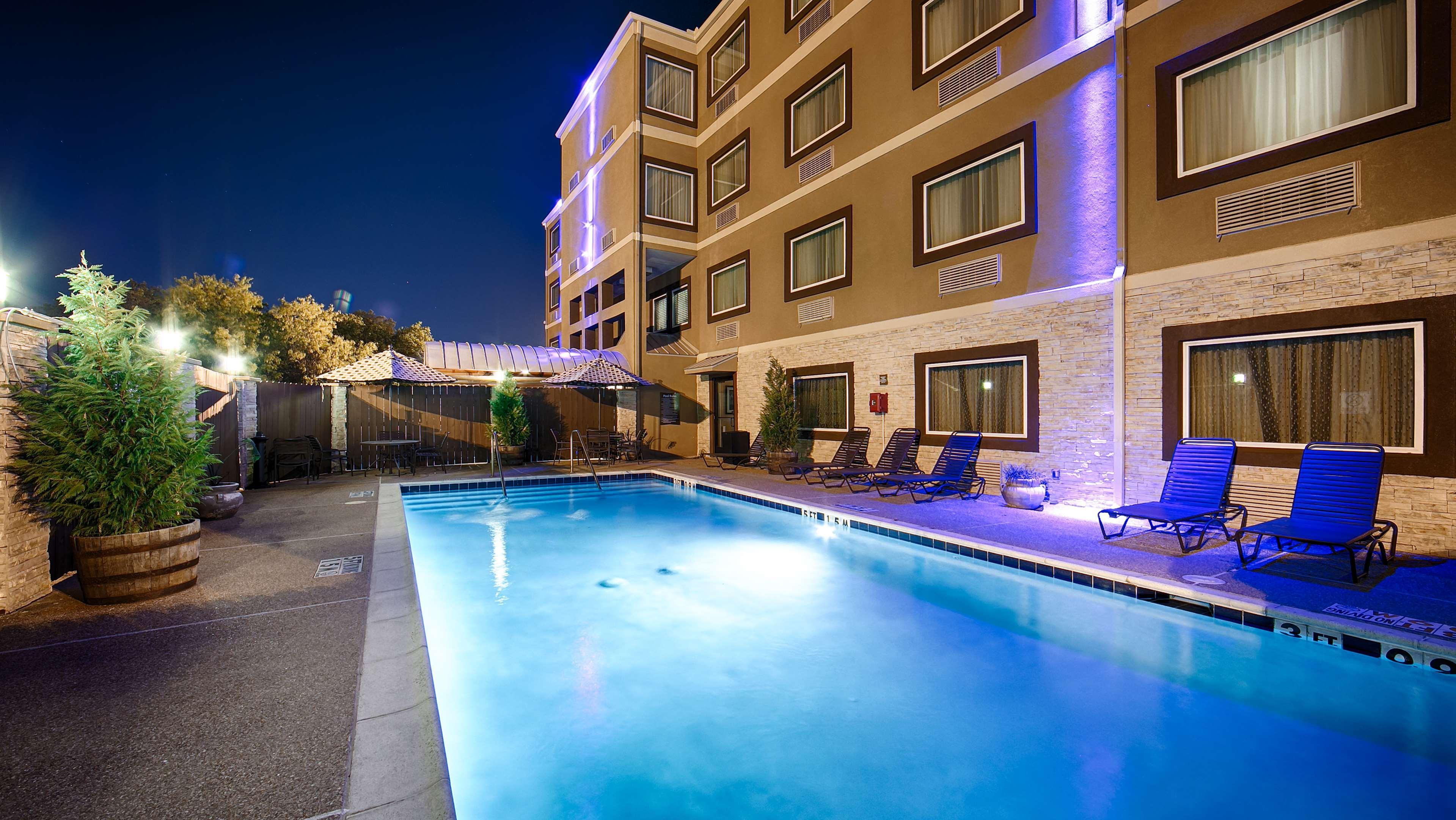 Best Western Plus Arlington North Hotel & Suites Grand Prairie Exterior photo