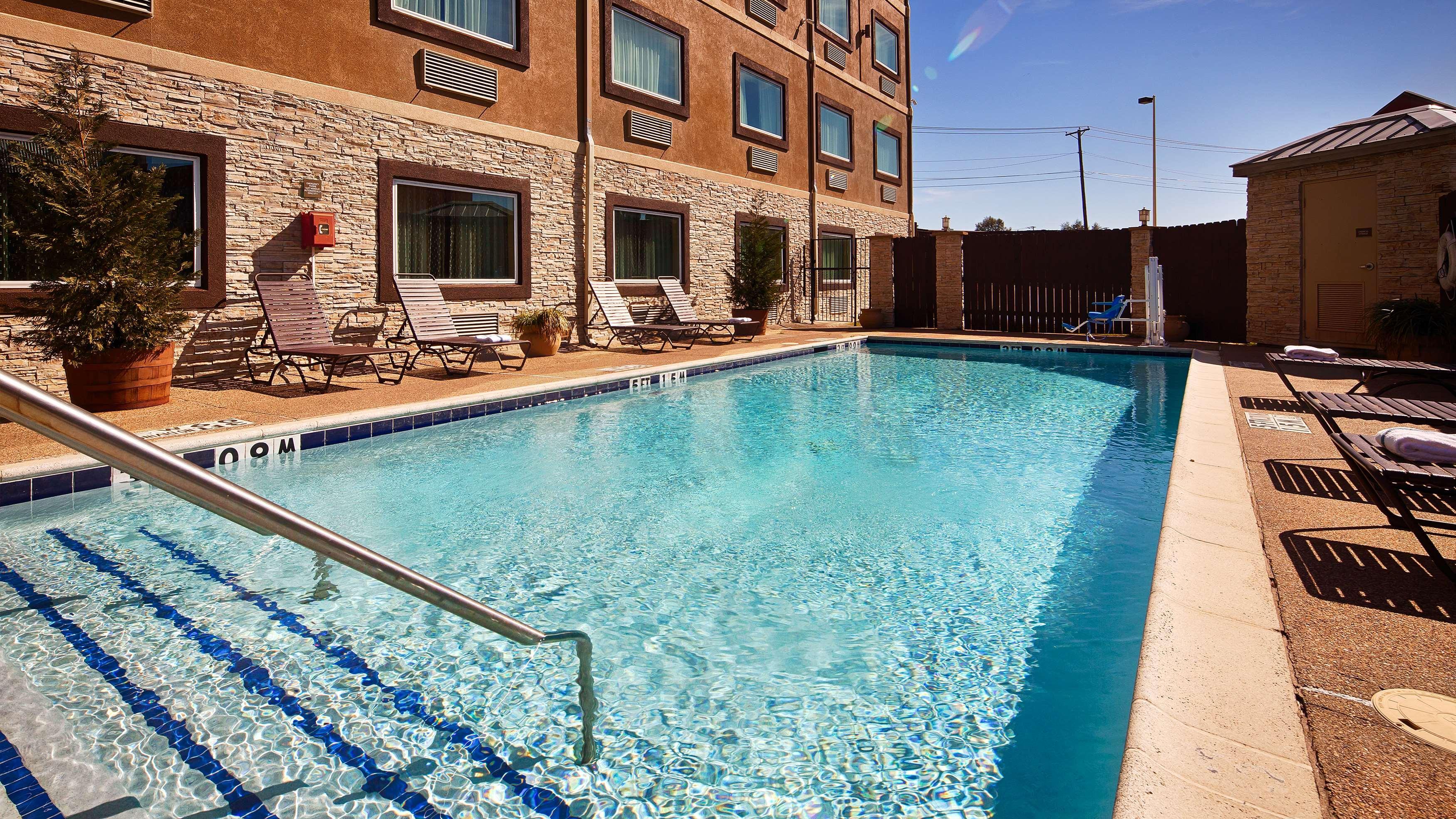 Best Western Plus Arlington North Hotel & Suites Grand Prairie Exterior photo