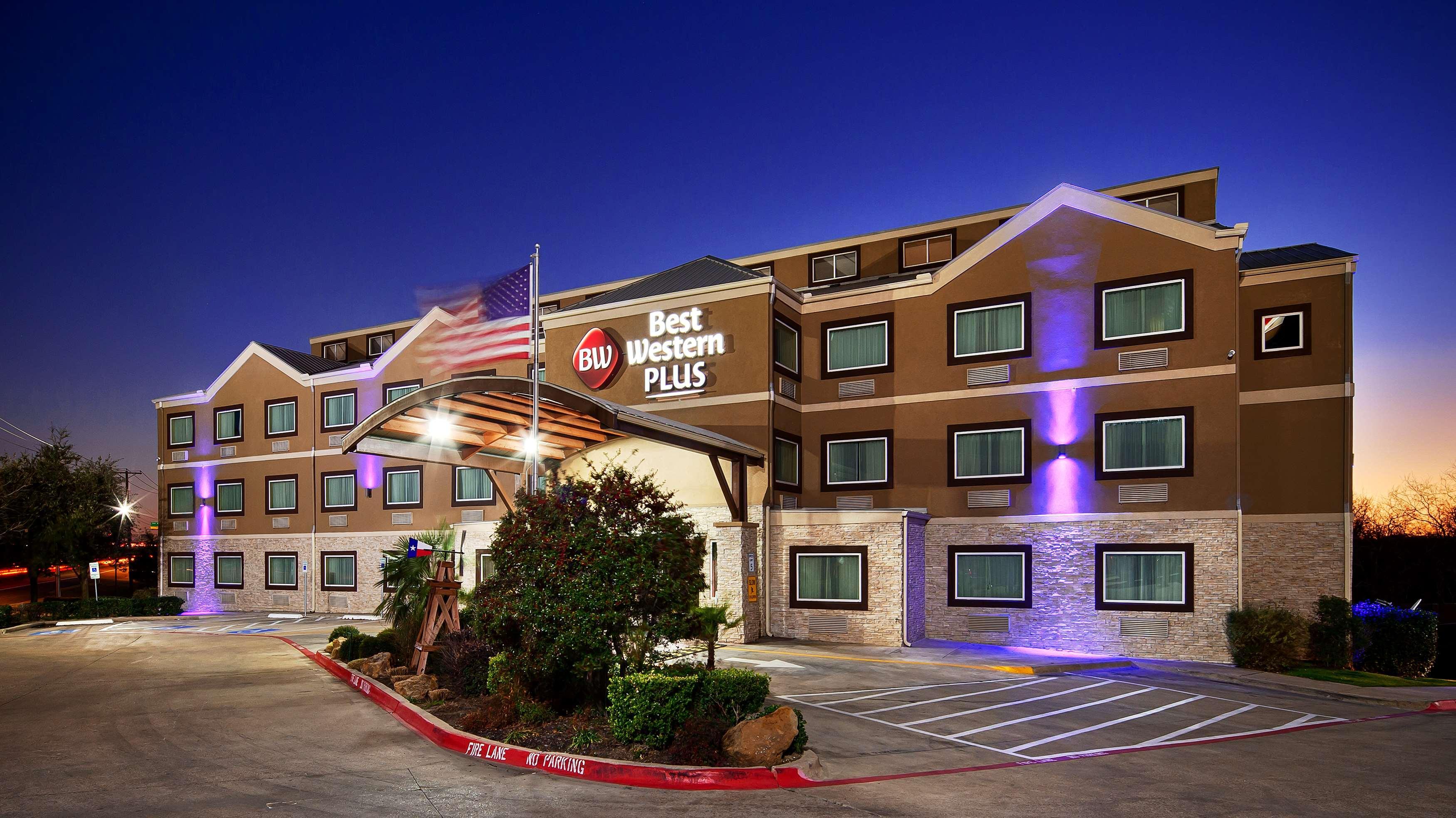 Best Western Plus Arlington North Hotel & Suites Grand Prairie Exterior photo