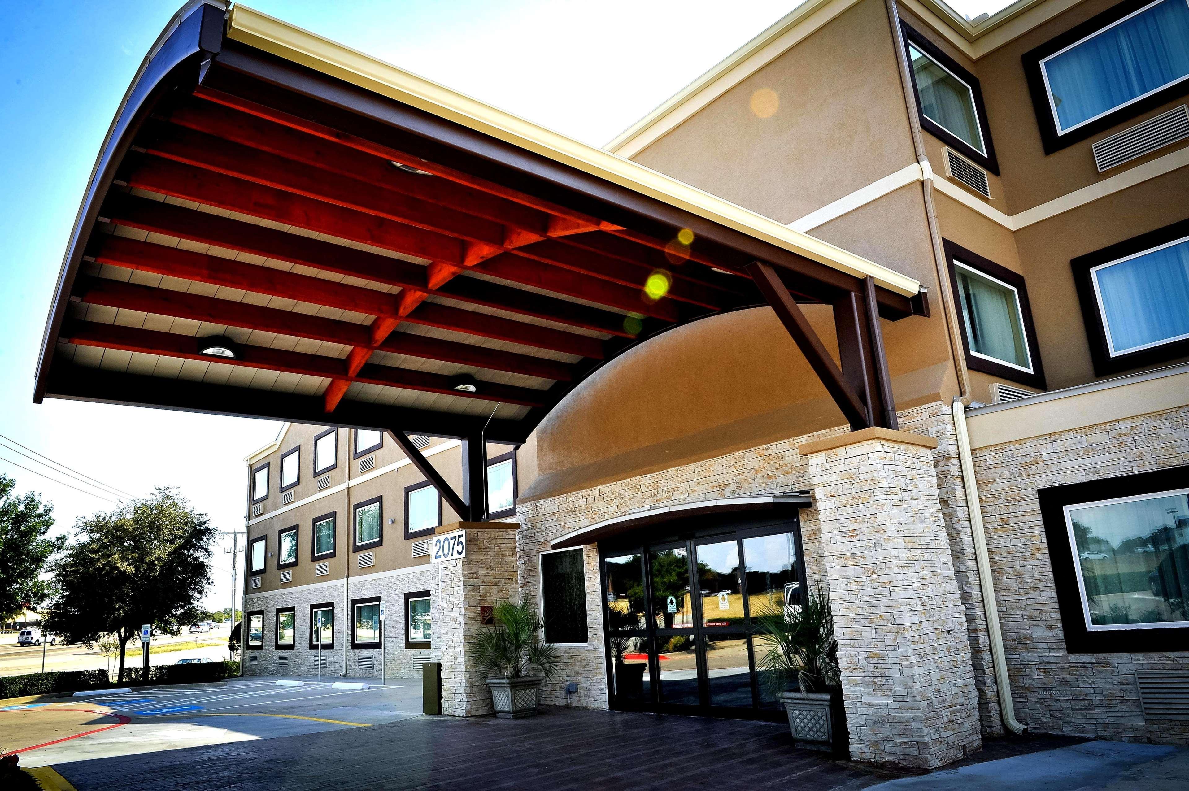 Best Western Plus Arlington North Hotel & Suites Grand Prairie Exterior photo