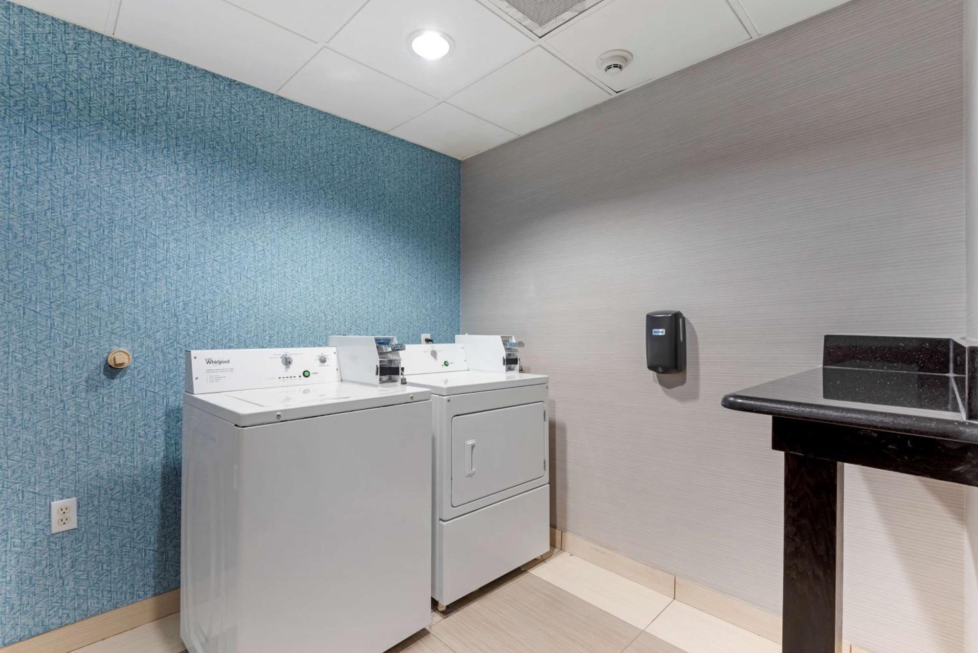Best Western Plus Arlington North Hotel & Suites Grand Prairie Exterior photo