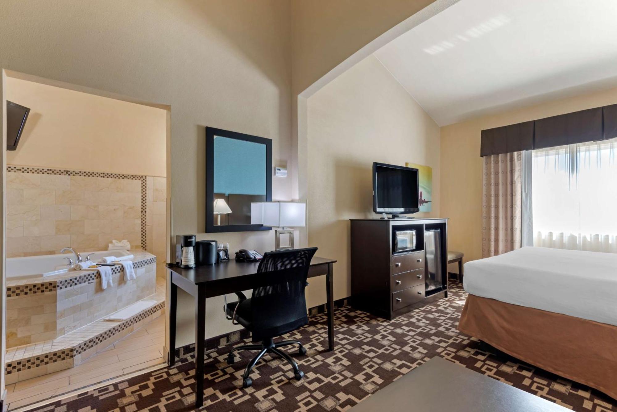 Best Western Plus Arlington North Hotel & Suites Grand Prairie Exterior photo