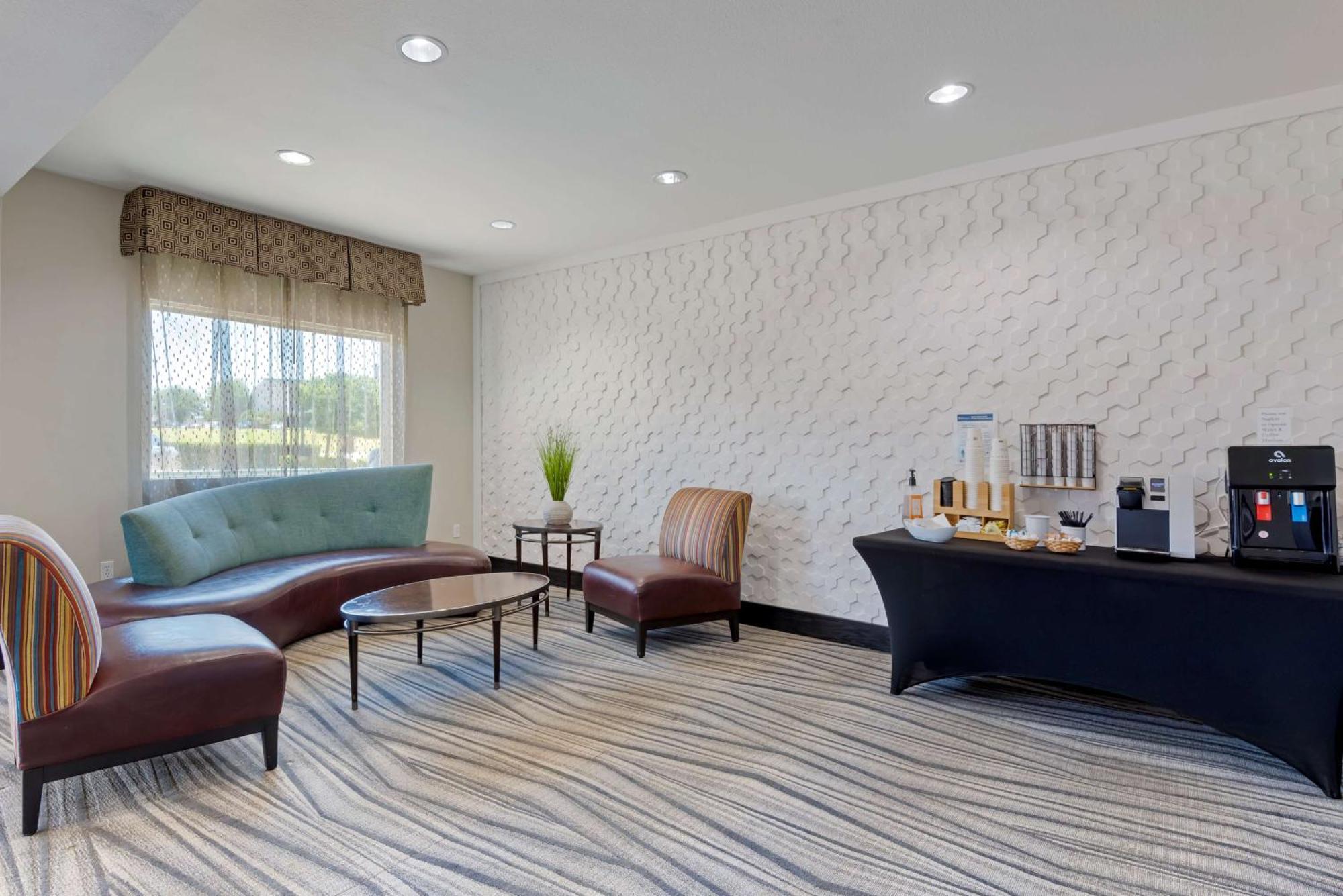 Best Western Plus Arlington North Hotel & Suites Grand Prairie Exterior photo