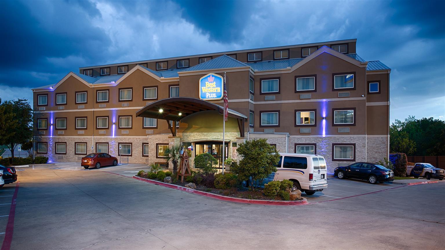 Best Western Plus Arlington North Hotel & Suites Grand Prairie Exterior photo